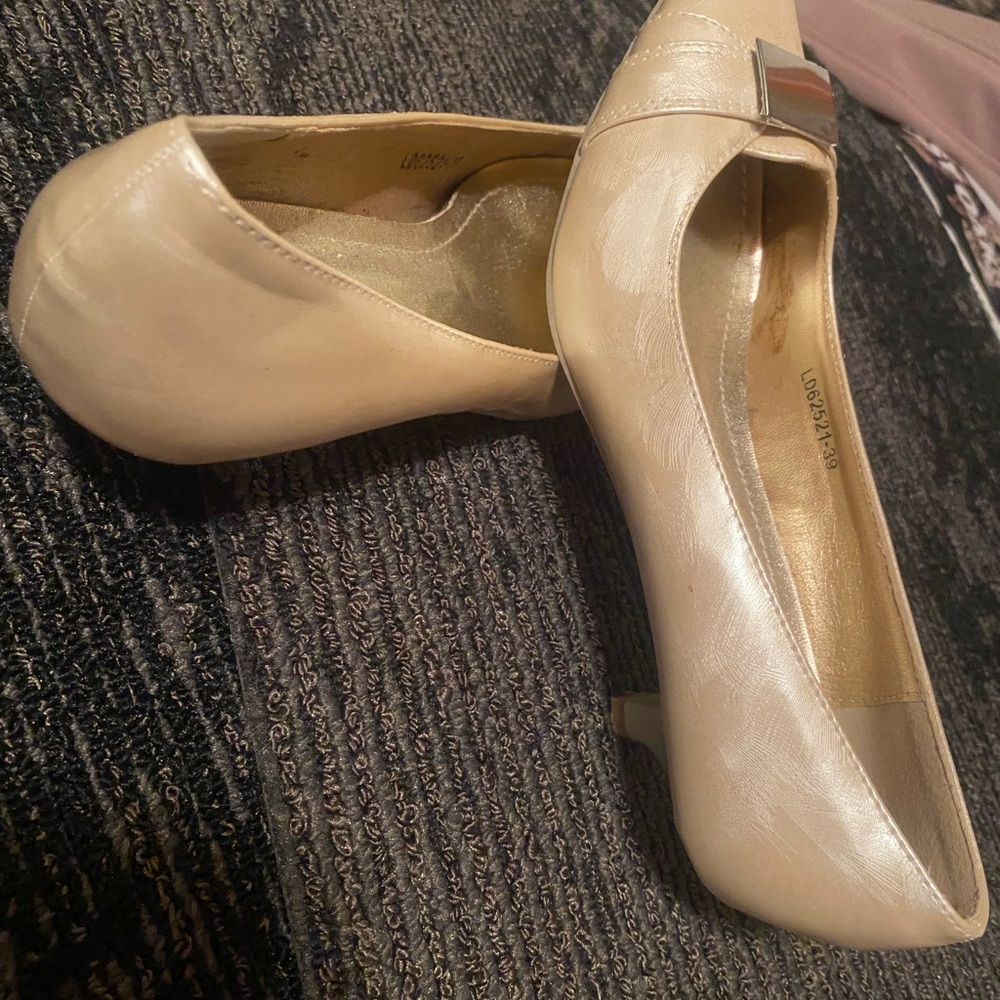 Shoes - Picture 2 of 4